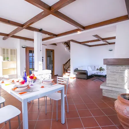 Lejlighed Sleeps 6 Mezzegra